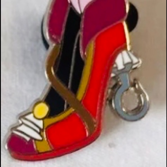 Brand New Set of 3 DISNEY Villain Pins - Picture 3 of 5